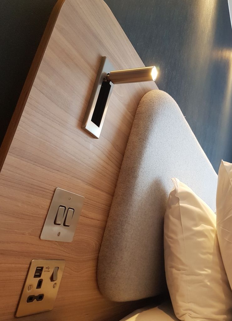 Holiday Inn Express Bath — photograph 4